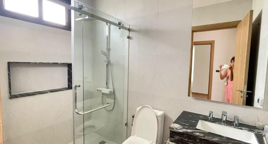 For rent 6 bedrooms villa in Mueang Phuket, Phuket