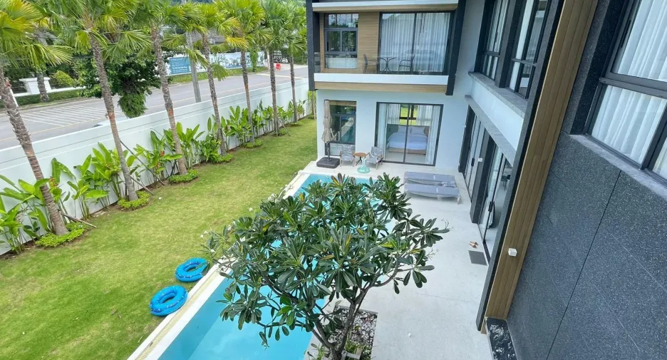 For rent 6 bedrooms villa in Mueang Phuket, Phuket