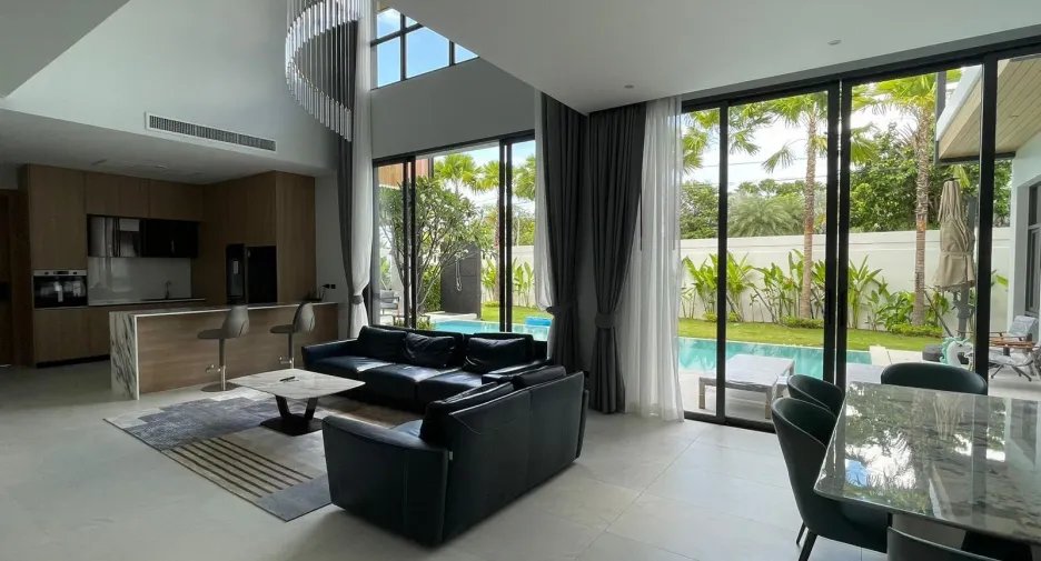 For rent 6 bedrooms villa in Mueang Phuket, Phuket