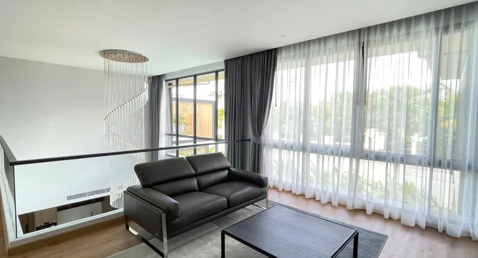 For rent 6 bedrooms villa in Mueang Phuket, Phuket