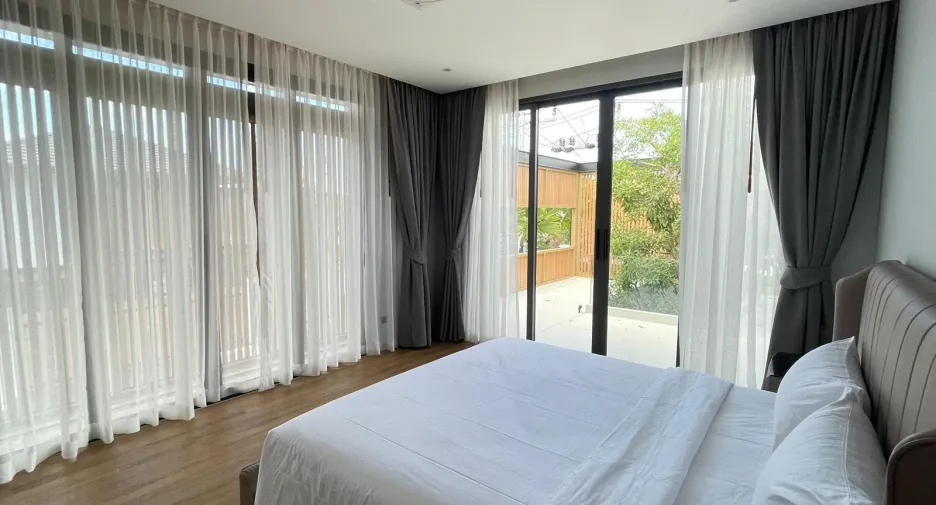 For rent 6 bedrooms villa in Mueang Phuket, Phuket
