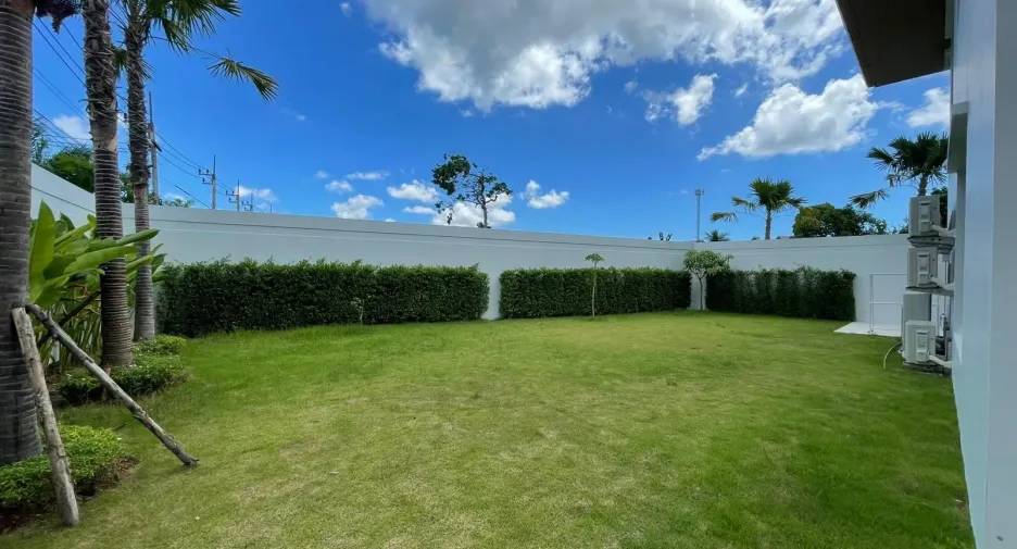 For rent 6 bedrooms villa in Mueang Phuket, Phuket