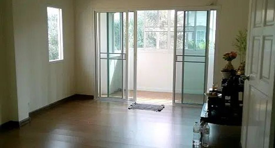 For sale 3 bedrooms house in Bang Phli, Samut Prakan