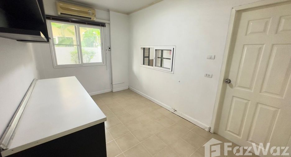 For sale 3 bedrooms house in Si Racha, Chonburi