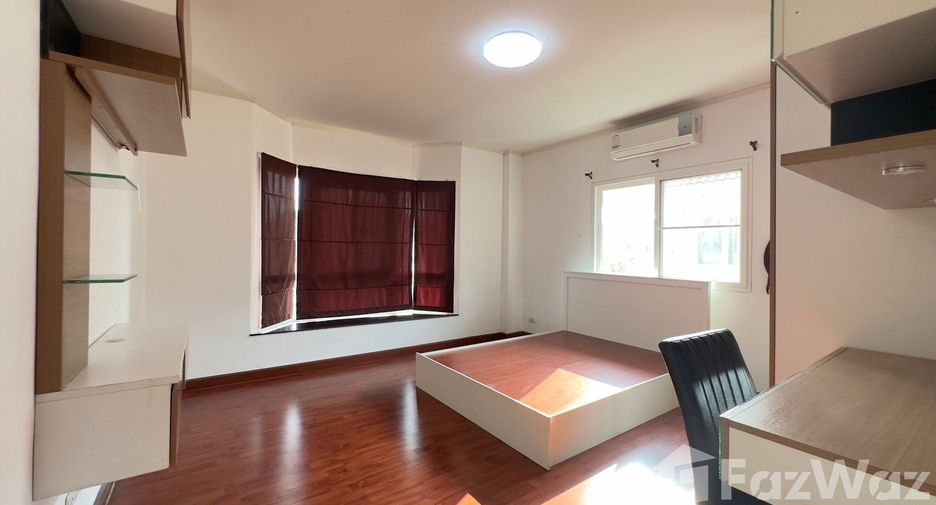 For sale 3 bedrooms house in Si Racha, Chonburi