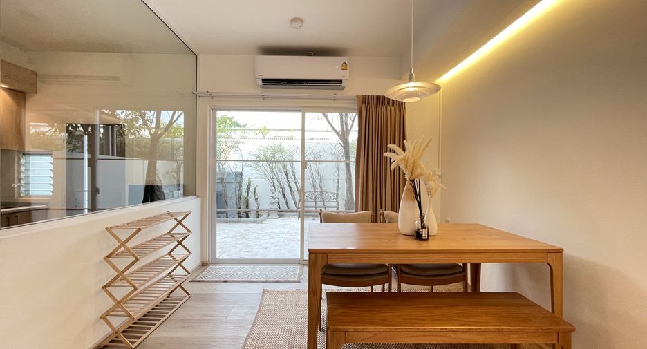 For sale and for rent 3 bedrooms townhouse in Prawet, Bangkok