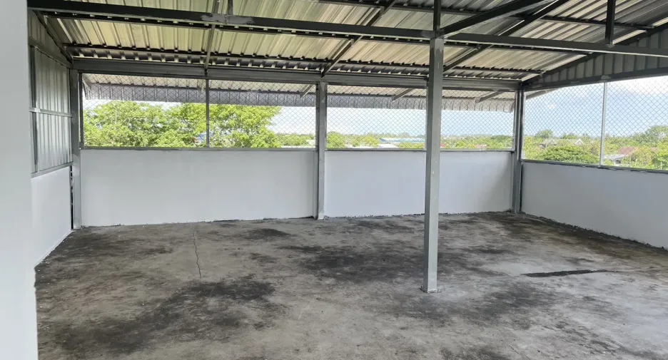 For sale and for rent 2 bedrooms retail Space in Nakhon Chai Si, Nakhon Pathom