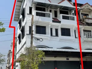 For sale and for rent 2 bedrooms retail Space in Nakhon Chai Si, Nakhon Pathom