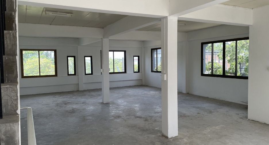 For sale and for rent 2 bedrooms retail Space in Nakhon Chai Si, Nakhon Pathom