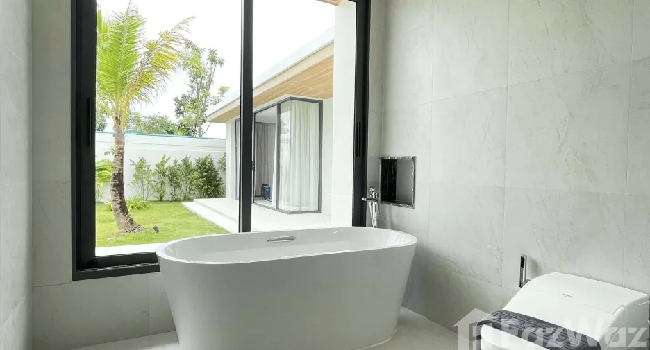 For rent 5 bedrooms villa in Thalang, Phuket