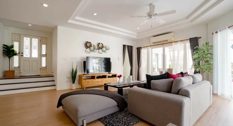 For rent 4 bedrooms villa in Mueang Phuket, Phuket