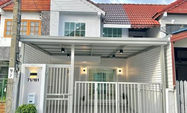 For sale 3 bedrooms townhouse in Mueang Nonthaburi, Nonthaburi