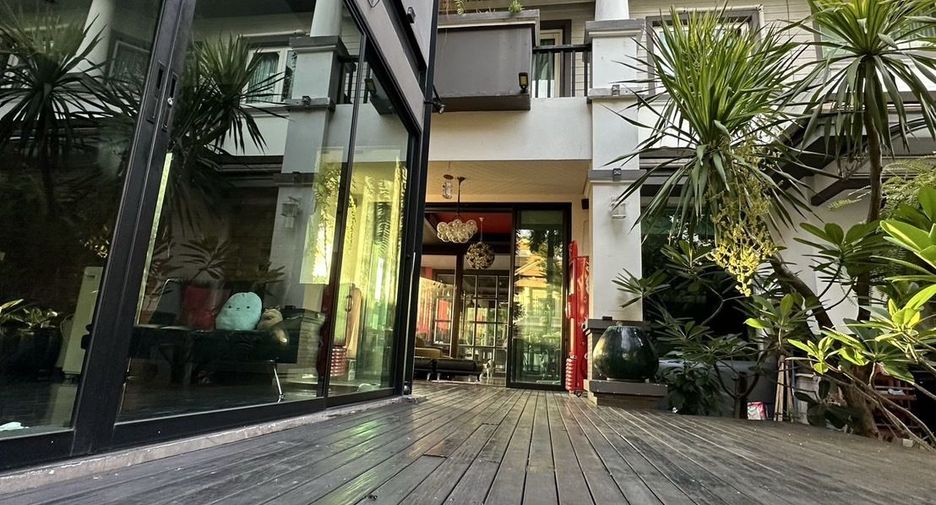 Villa zum Kauf mit 5 Zimmer in Suan Luang, Bangkok