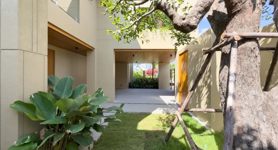 For sale and for rent 4 bedrooms villa in Mueang Phuket, Phuket