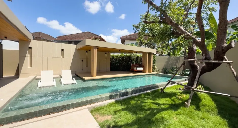 For sale and for rent 4 bedrooms villa in Mueang Phuket, Phuket