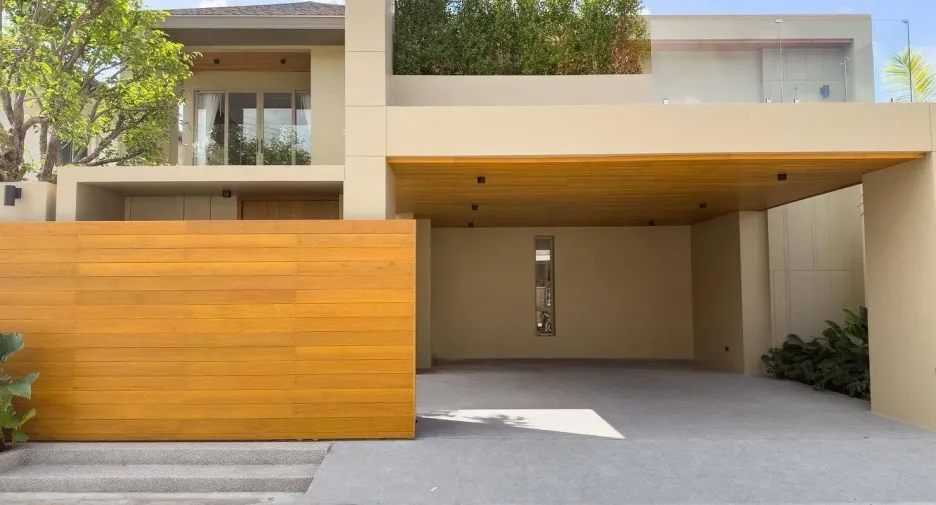 For sale and for rent 4 bedrooms villa in Mueang Phuket, Phuket