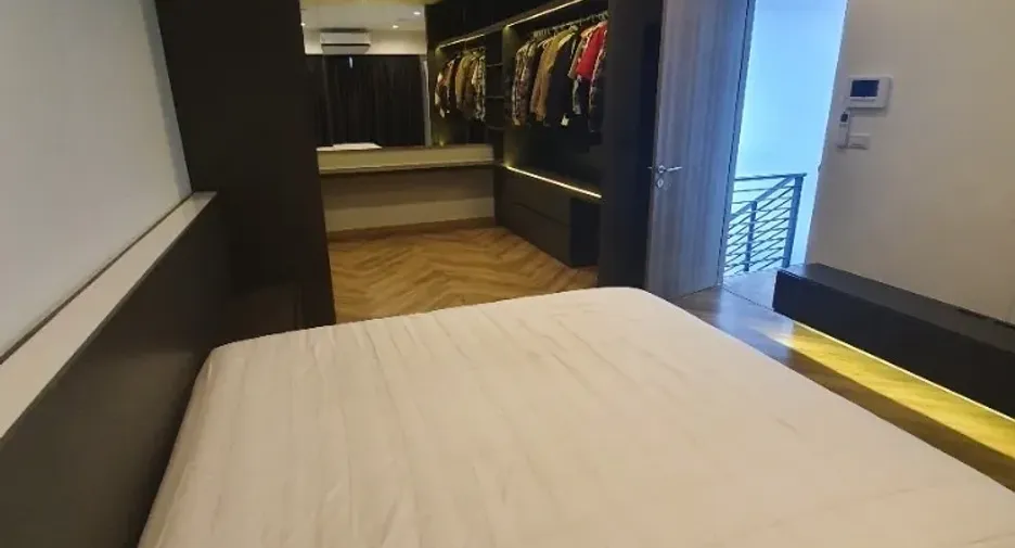 Casa adosada en venta y en alquiler de 4 habitaciones en Phra Khanong, Bangkok