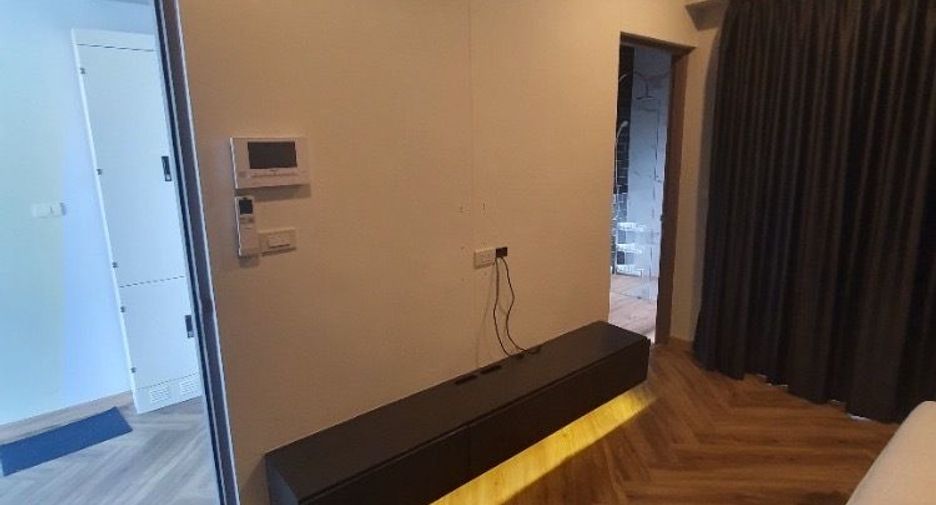 Casa adosada en venta y en alquiler de 4 habitaciones en Phra Khanong, Bangkok