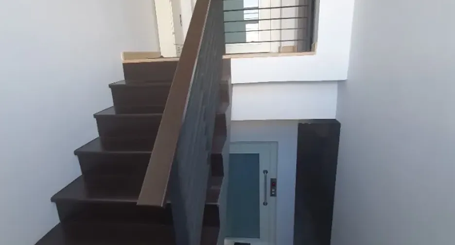 Casa adosada en venta y en alquiler de 4 habitaciones en Phra Khanong, Bangkok