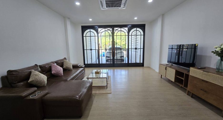 For rent 2 bedrooms house in Mueang Phuket, Phuket