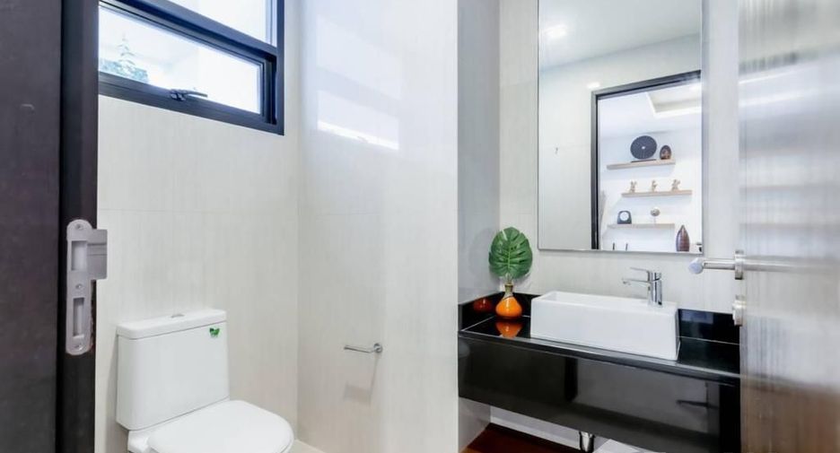 For rent 3 bedrooms townhouse in Thalang, Phuket