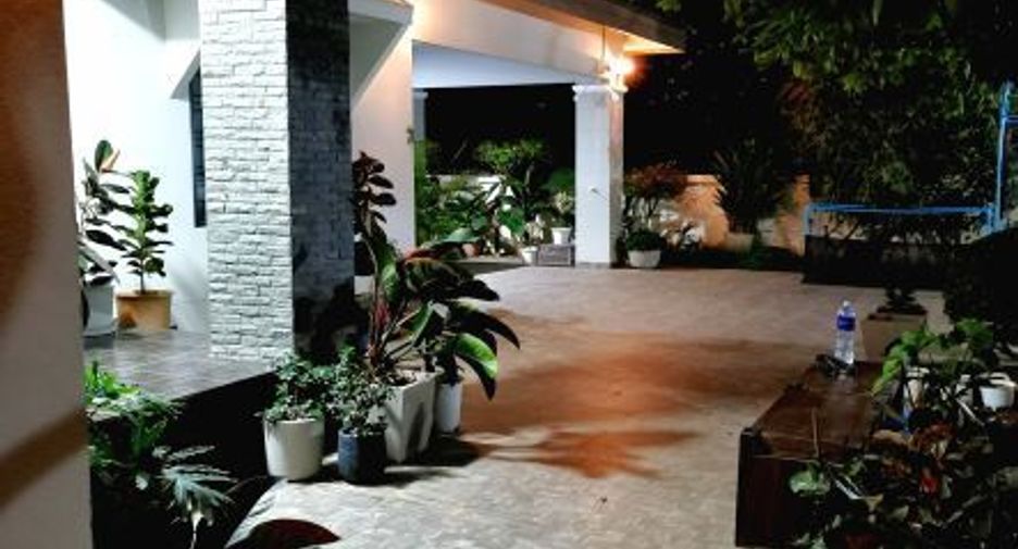 For sale 3 bedrooms house in Mueang Kamphaeng Phet, Kamphaeng Phet