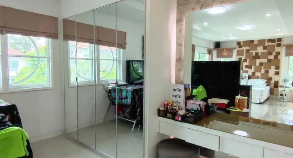 For sale and for rent 4 bedrooms house in Mueang Phuket, Phuket