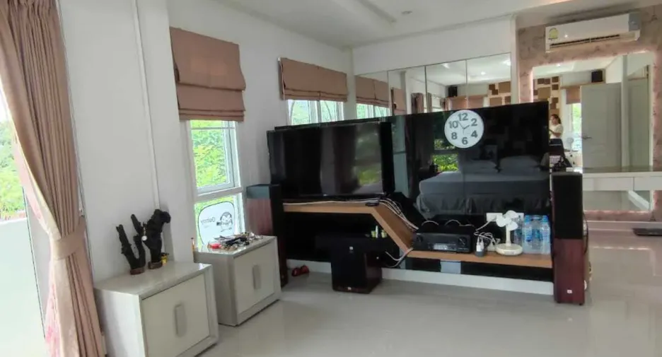 For sale and for rent 4 bedrooms house in Mueang Phuket, Phuket