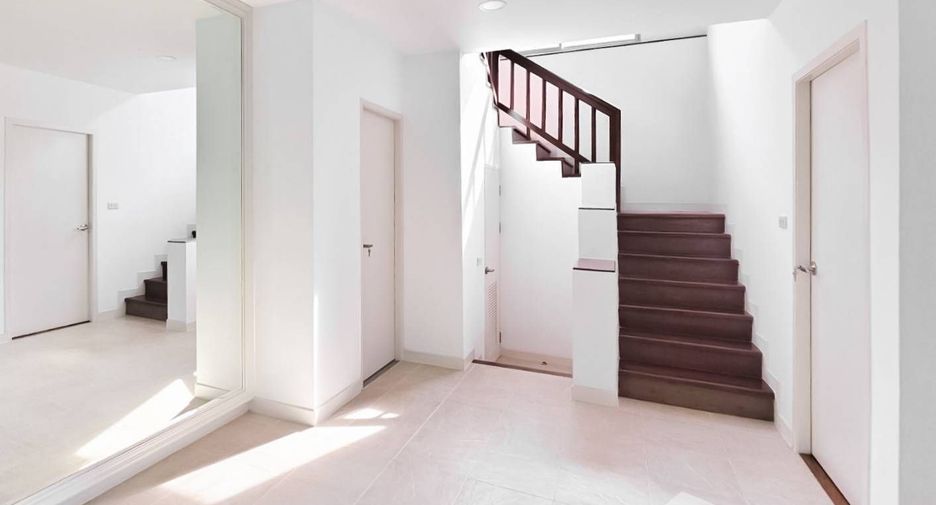 Casa en venta de 5 habitaciones en Bang Khen, Bangkok