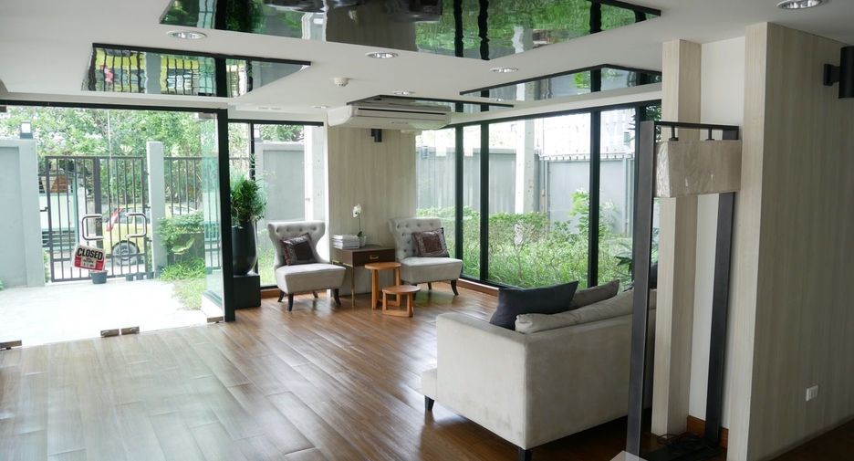 For sale studio condo in Mueang Samut Prakan, Samut Prakan