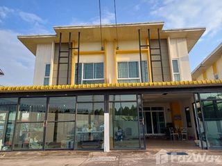 À vendre 3 chambres maison de ville à Pluak Daeng, Rayong