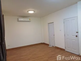 For sale 3 bedrooms townhouse in Pluak Daeng, Rayong