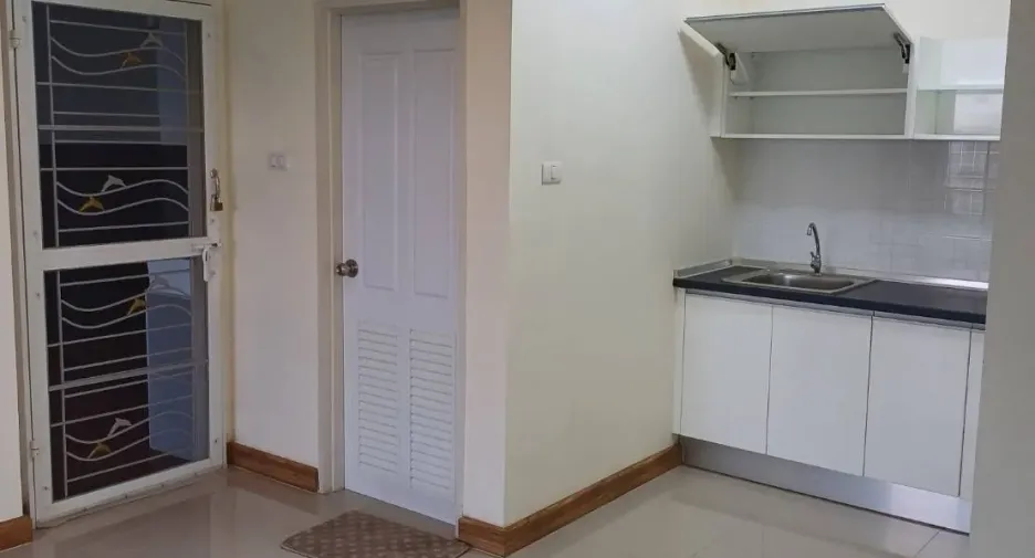 Продажа 3 спальни таунхаус в Pluak Daeng, Районг