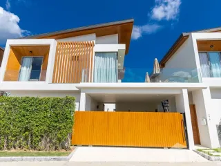 Villa en venta y en alquiler de 3 habitaciones en Thalang, Phuket
