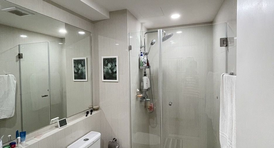 For sale 1 bed condo in Mueang Samut Prakan, Samut Prakan
