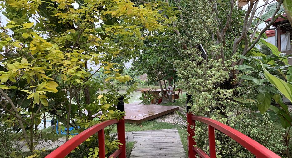 Gewerbefläche zum Kauf mit 8 Zimmer in Mueang Kamphaeng Phet, Kamphaeng Phet