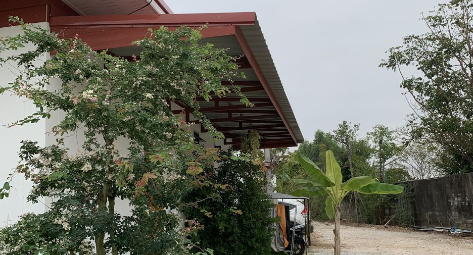 Gewerbefläche zum Kauf mit 8 Zimmer in Mueang Kamphaeng Phet, Kamphaeng Phet