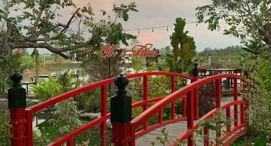 Gewerbefläche zum Kauf mit 8 Zimmer in Mueang Kamphaeng Phet, Kamphaeng Phet
