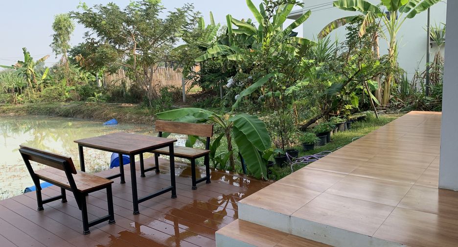 Gewerbefläche zum Kauf mit 8 Zimmer in Mueang Kamphaeng Phet, Kamphaeng Phet