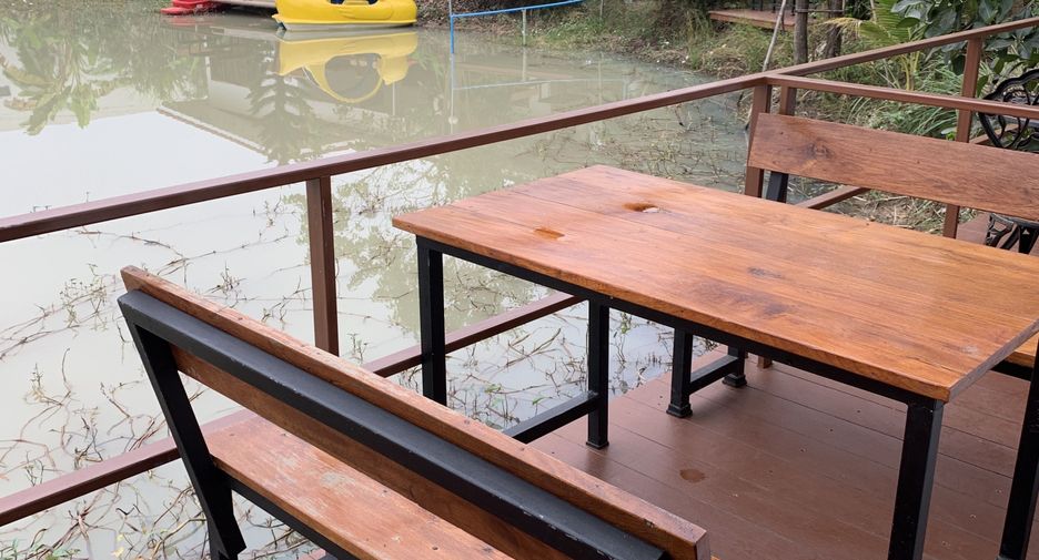 Gewerbefläche zum Kauf mit 8 Zimmer in Mueang Kamphaeng Phet, Kamphaeng Phet