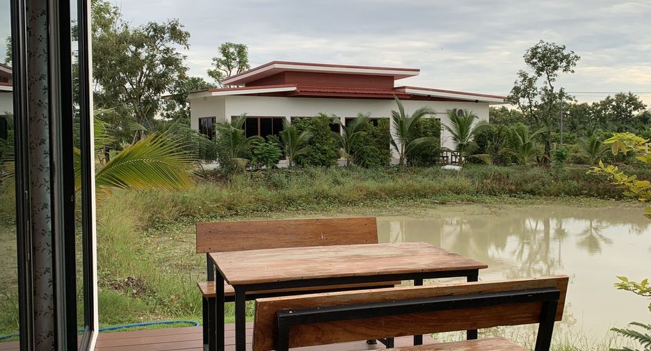 Gewerbefläche zum Kauf mit 8 Zimmer in Mueang Kamphaeng Phet, Kamphaeng Phet