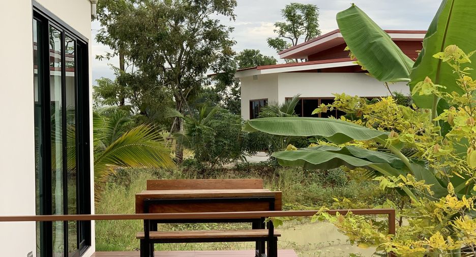 Gewerbefläche zum Kauf mit 8 Zimmer in Mueang Kamphaeng Phet, Kamphaeng Phet