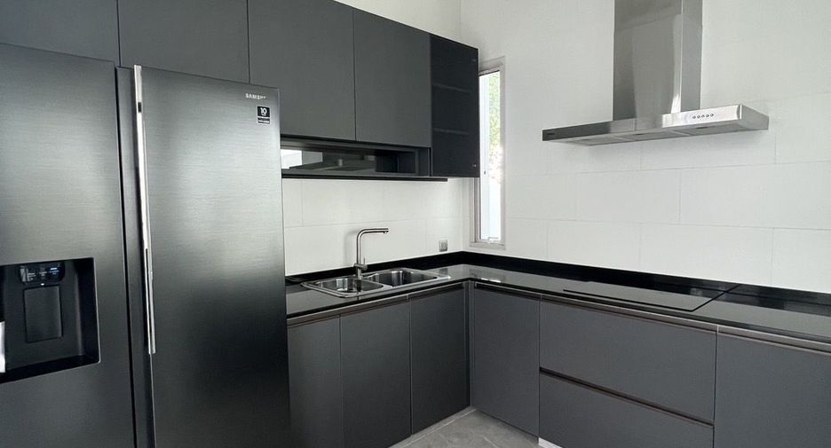 For sale 4 bedrooms house in Bang Phli, Samut Prakan