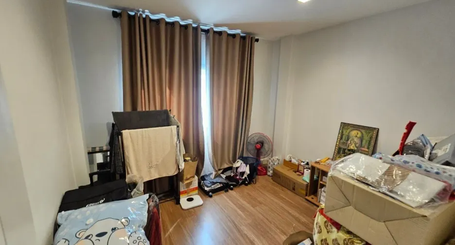 For sale 3 bedrooms house in Mueang Pathum Thani, Pathum Thani