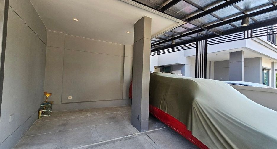 For sale 3 bedrooms house in Mueang Pathum Thani, Pathum Thani