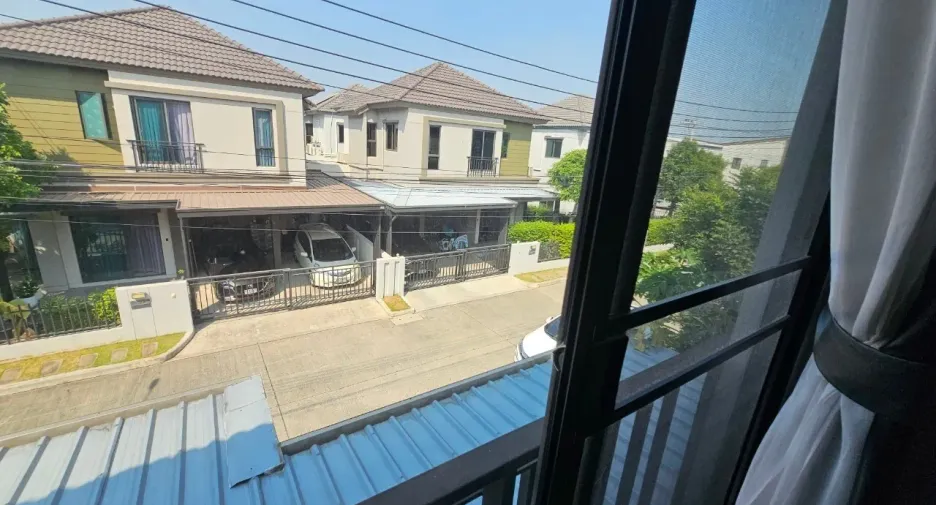 For sale 3 bedrooms house in Mueang Pathum Thani, Pathum Thani