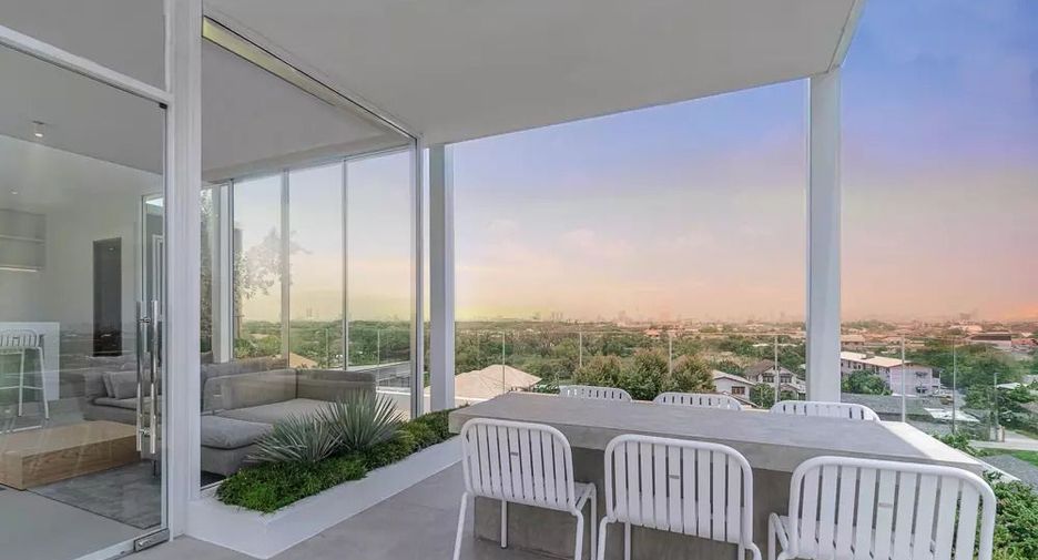 For sale 3 bedrooms house in Prawet, Bangkok