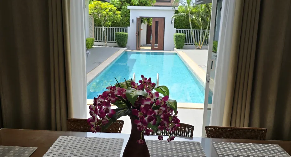 À louer 4 chambres villa à Mueang Phuket, Phuket
