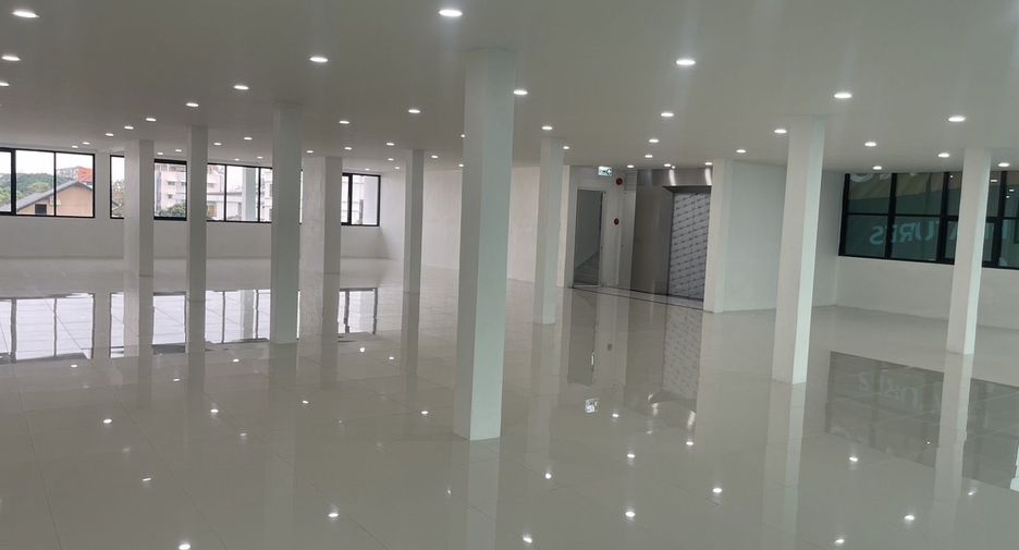 For sale and for rent office in Wang Thonglang, Bangkok