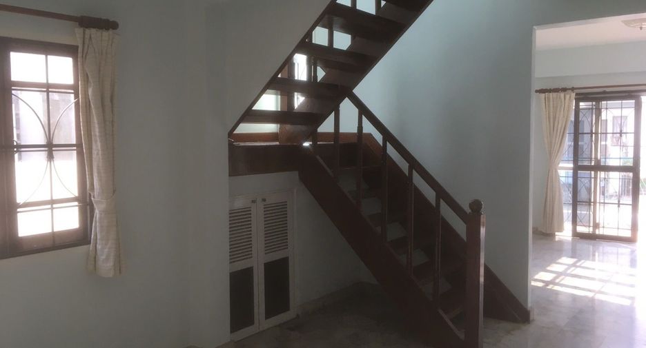 Casa en venta de 3 habitaciones en Lam Luk Ka, Pathum Thani